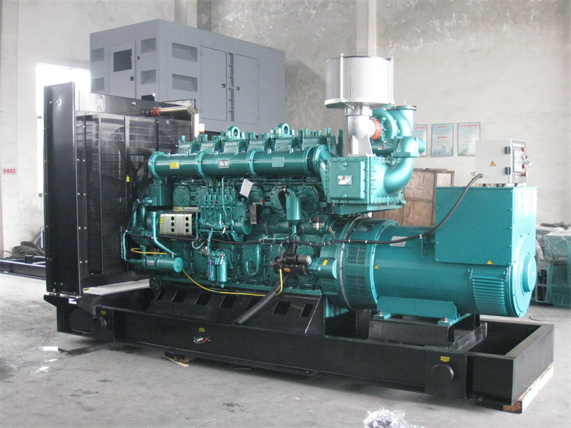 辽阳200KW 柴油发电机的油耗是多少?